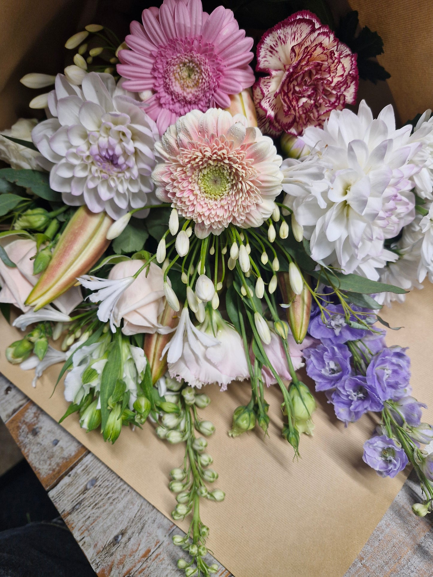 'Vintage Vibes' - Large Kraft Wrap