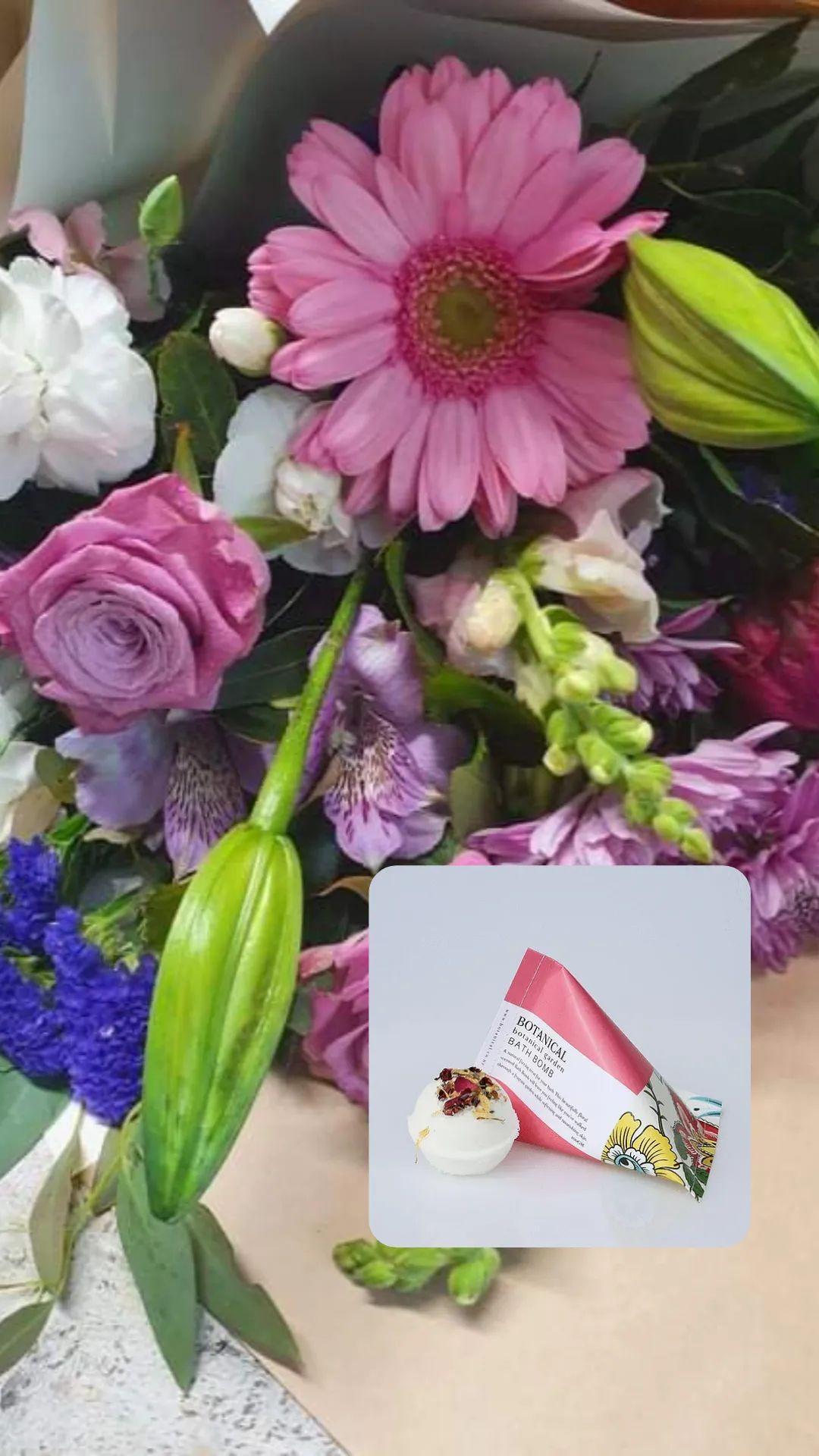 Florist Choice (Medium)/ Bath Bomb
