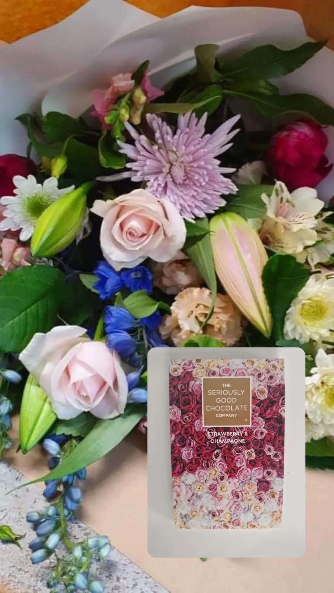 Florist Choice Deluxe Bouquet/Choc Tablet