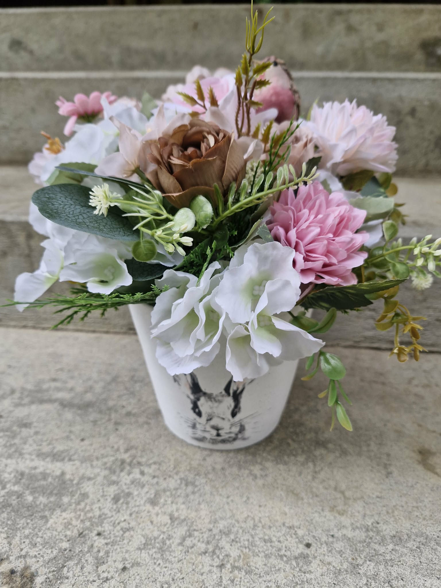 Meadow Inn Stone - Rabbit Pot - Lily Jacksons 